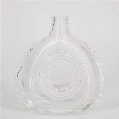 Botella de vidrio de whisky grabado
